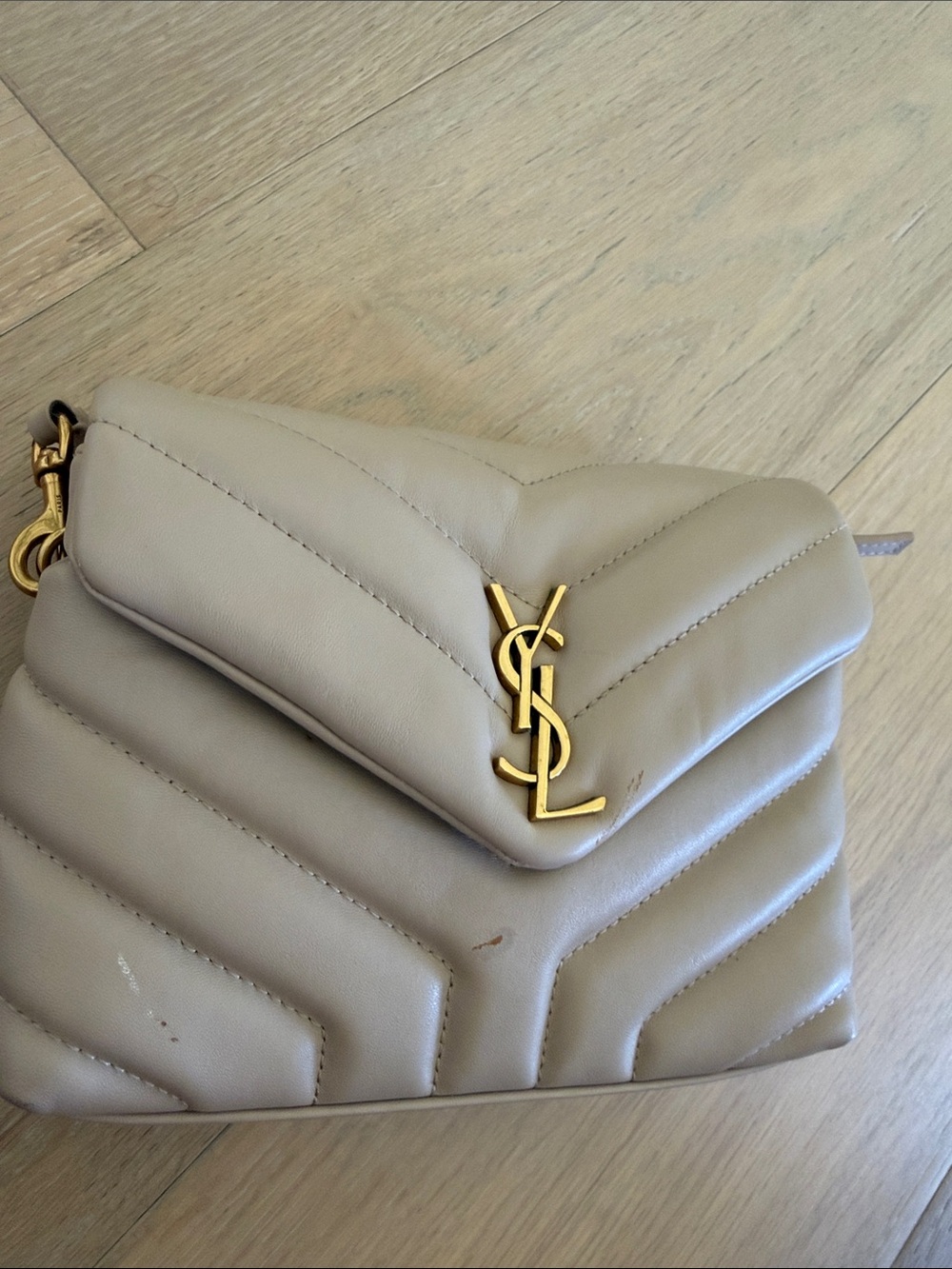 Lou small YSL bag in Quilted Leather- NOT original Look a Like! Flaw - Picture 3 of 9